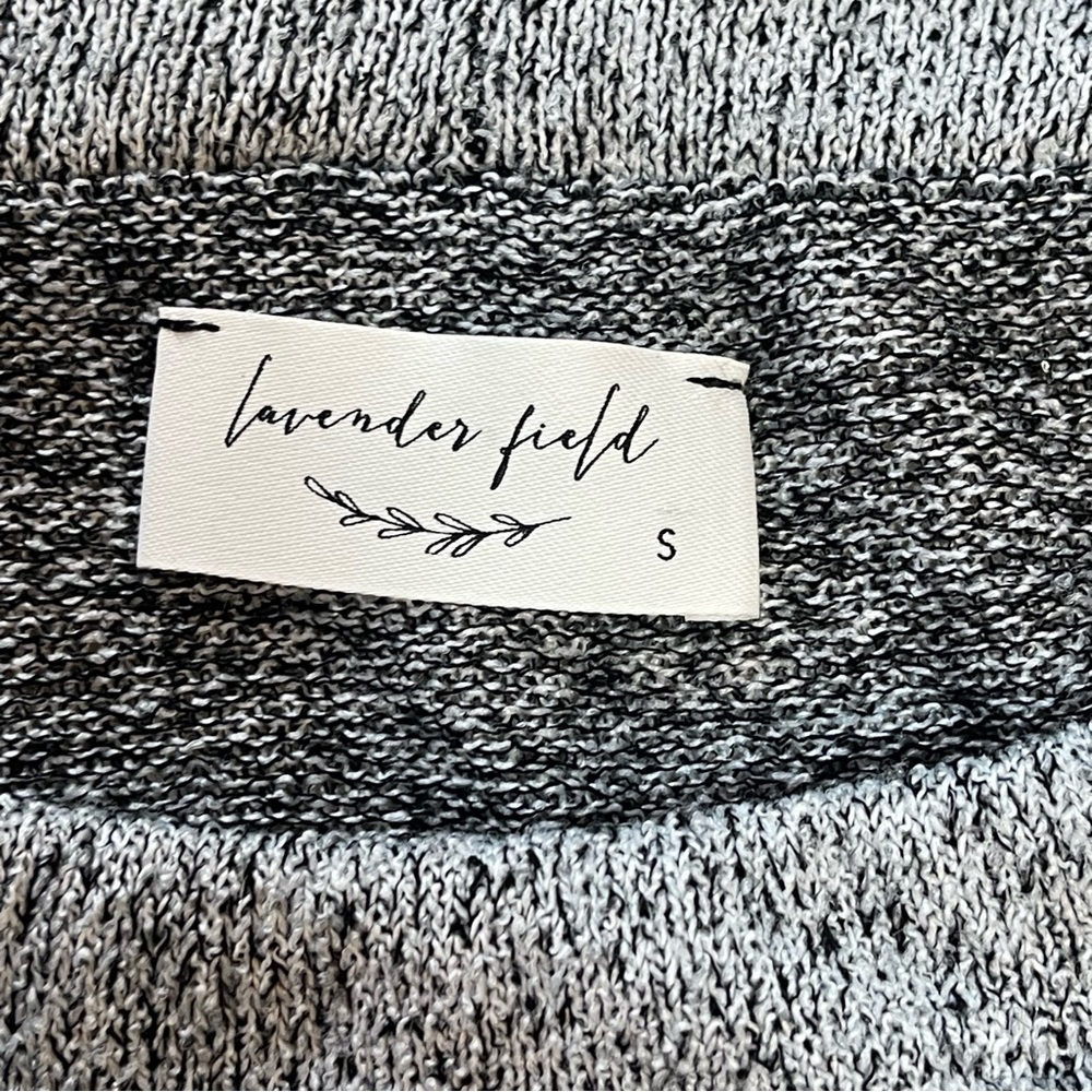 Lavender Field Grey Off-Shoulder Sweater Top Size Small Soft Knit Long Sleeve - Picture 7 of 8